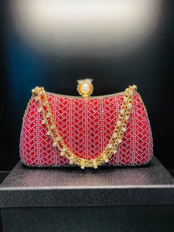 新款中式婚礼镶钻宴会包斜跨手提包名媛礼服旗袍包喜婆婆新娘包