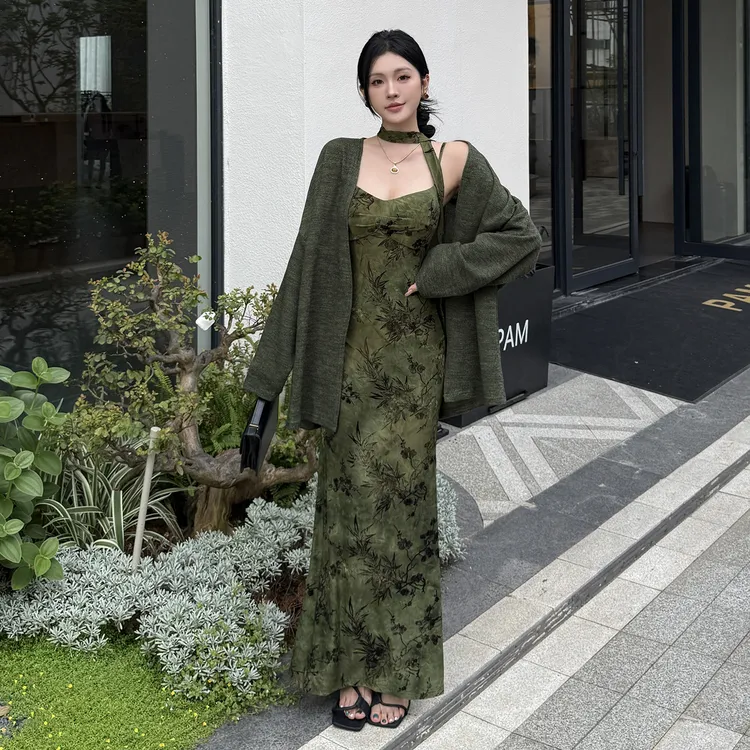 墨绿新中式晕染植绒开衫吊带连衣裙套装气质修身慵懒风时尚套装
