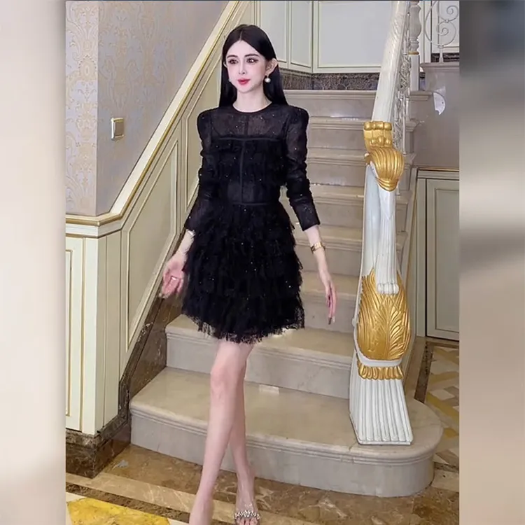 早秋轻奢气场强大赫本风裙子高级感巨好看正式场合精致蕾丝连衣裙