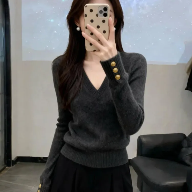 法式高级感灰色v领毛衣女秋冬2025新款可外穿内搭打底衫A12105