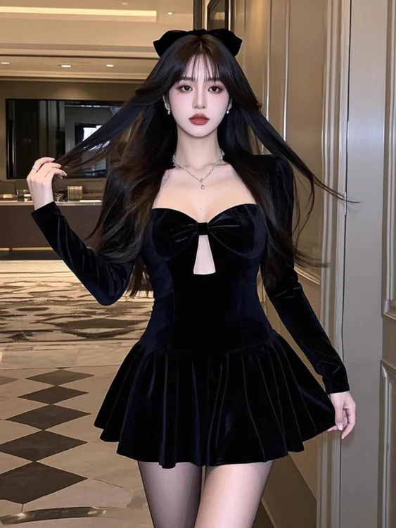 【KEKE】小众名媛系黑色低胸镂空丝绒裙女2024新款收腰长袖A字裙子