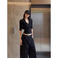 2025早秋新款美式辣妹V领中袖T恤女设计款修身显瘦洋气百搭