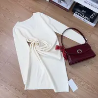 353 软糯糯舒适Y绒感百搭纯色高级感显瘦V领毛衣裙