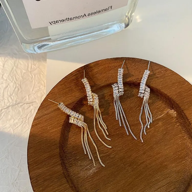 铜合金锆石耳饰 新款时尚线条耳环锆石流苏中长款流线型气质日韩