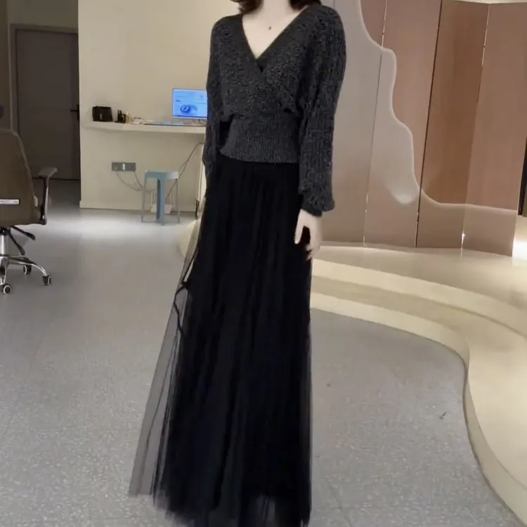 新款高腰显瘦中长款半身裙气质洋气V领长袖上衣女装