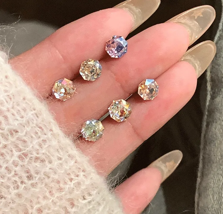 钛钢耳饰 钛钢仿水晶耳骨钉钛钢超闪锆石偏光耳蜗钉养耳洞耳饰