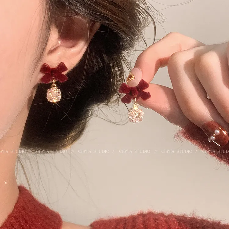 铜合金耳饰 复古红色丝绒蝴蝶结耳环女秋冬轻奢气质耳钉新年耳饰
