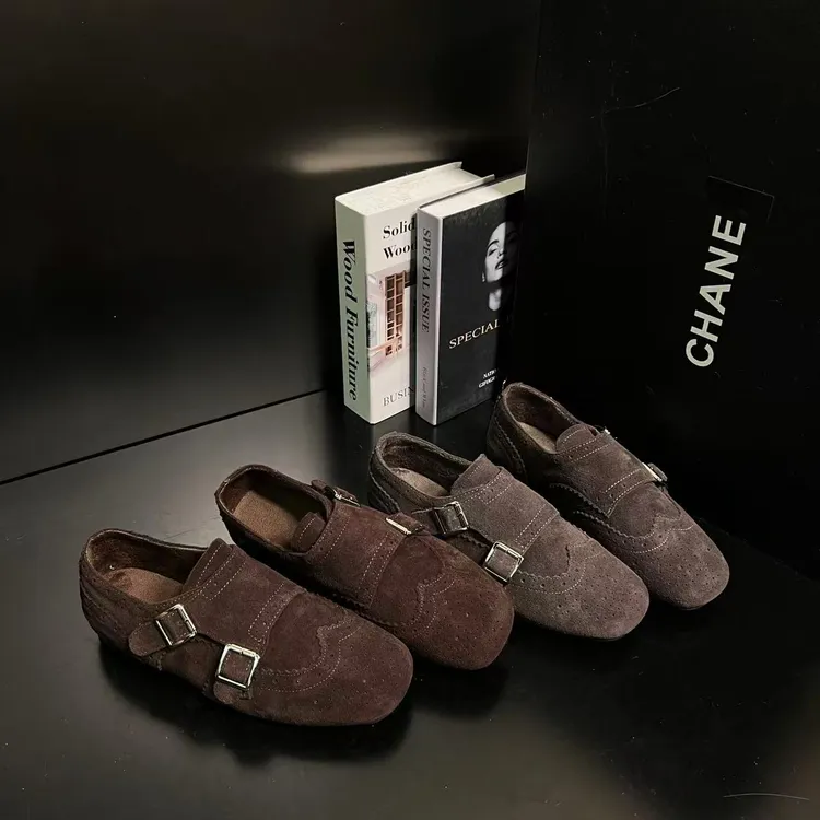 【摩登日记】复古雕花布洛克鞋2025新款加绒小皮鞋玛丽珍鞋2571C