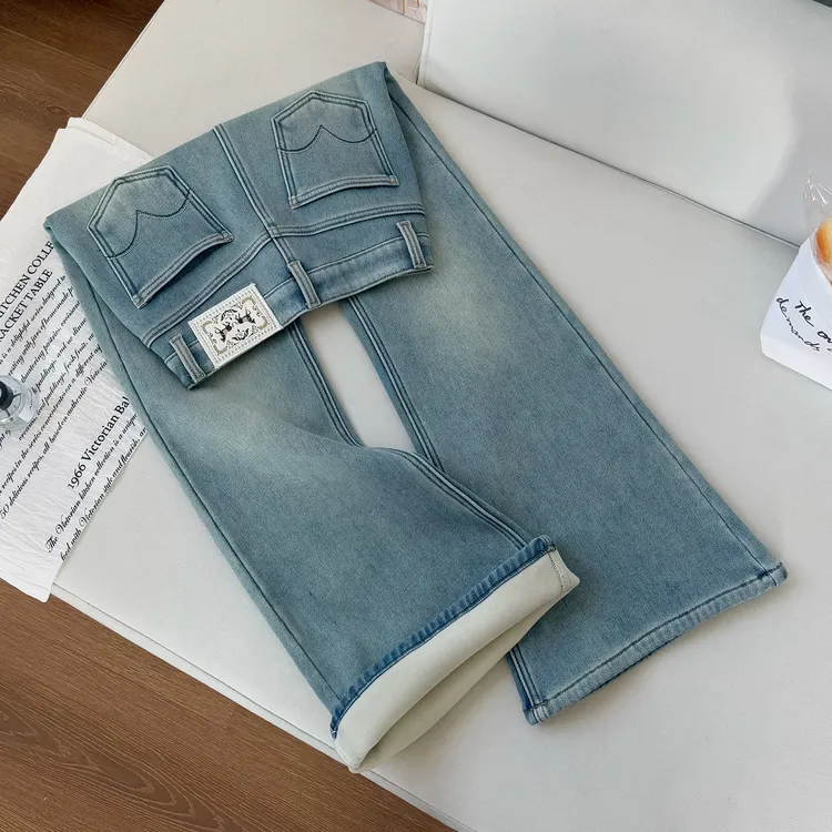 玛雅蓝小马刺绣2026新款加绒微喇牛仔裤女弹力高腰显瘦百搭马蹄裤