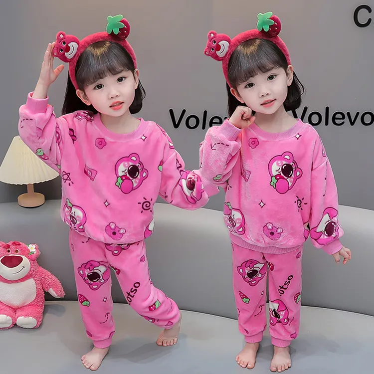 女童法兰绒睡衣秋冬款草莓熊家居服宝宝加绒冬季儿童珊瑚绒两件套