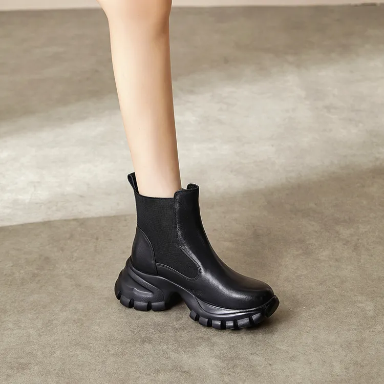 明星同款鞋子网红短靴女2025新款爆款真皮厚底百搭网红切尔西靴子