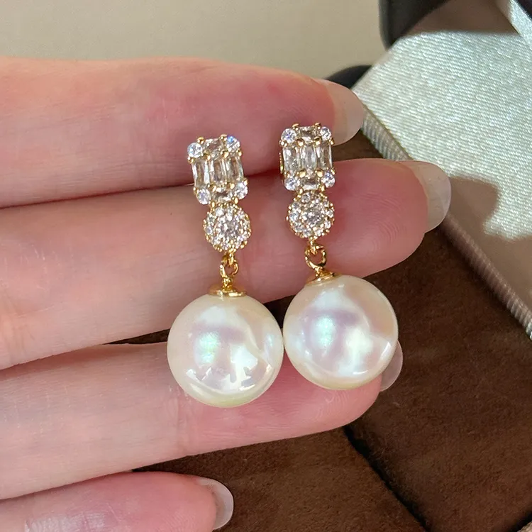 铜合金合成锆石耳饰 小众设计感百搭高级高端正圆强光耳钉女1985