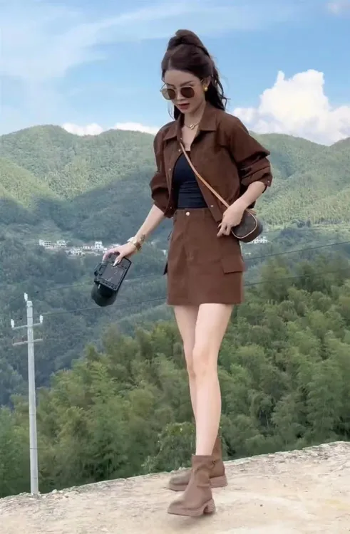 时尚包臀短裙套装女春秋新款高级感短款外套减龄显瘦半身裙两件套