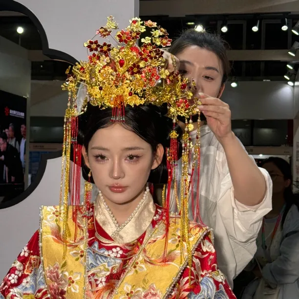 展会款SE-20 汉服新娘奢华金色结婚气质古风长流苏红色大冠