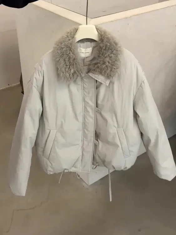 毛领设计感时尚女冬季2025新款小个子短款气质高级感保暖棉服外套