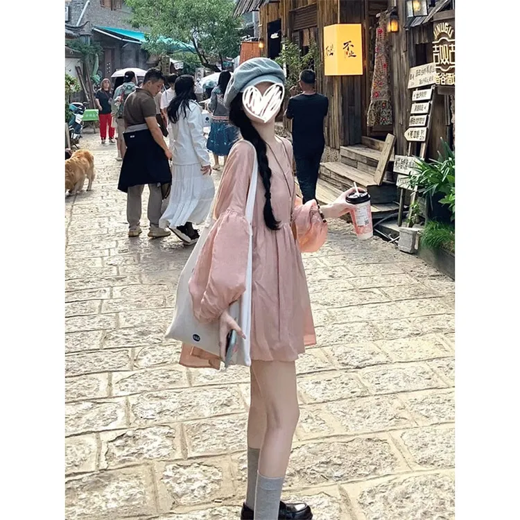 预售初恋粉色灯笼长袖连衣裙女夏季2025宽松显瘦单排扣慵懒短裙潮