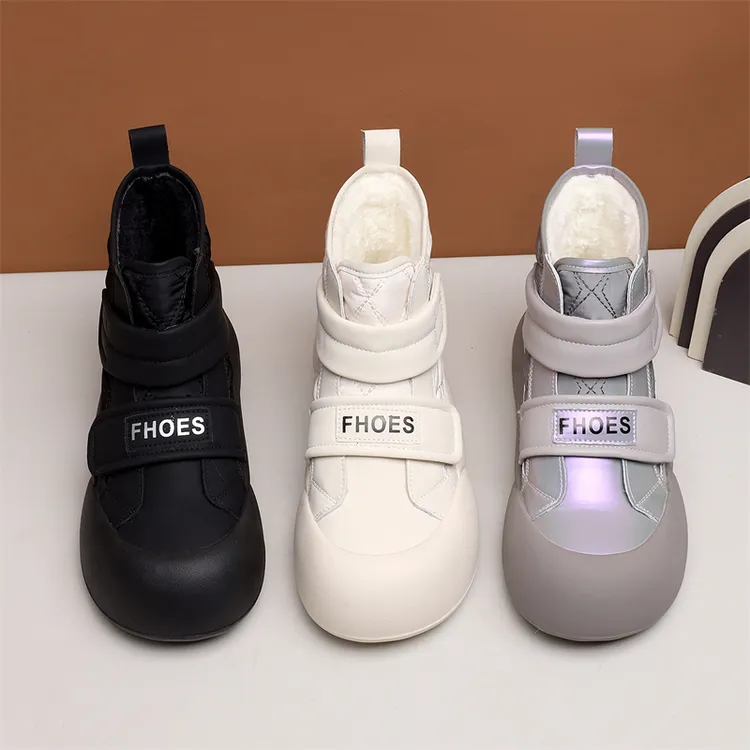 户外防水雪地靴女2025冬季新款保暖百搭棉鞋厚底防滑加绒加厚棉靴