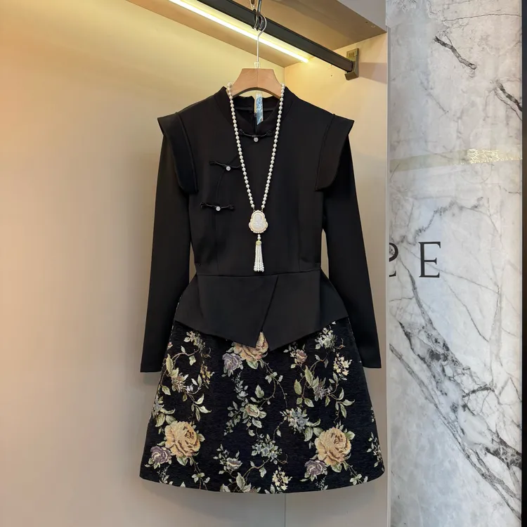 欧货时尚气质盘扣新中式洋气设计感收腰2025胖mm显瘦连衣裙7175