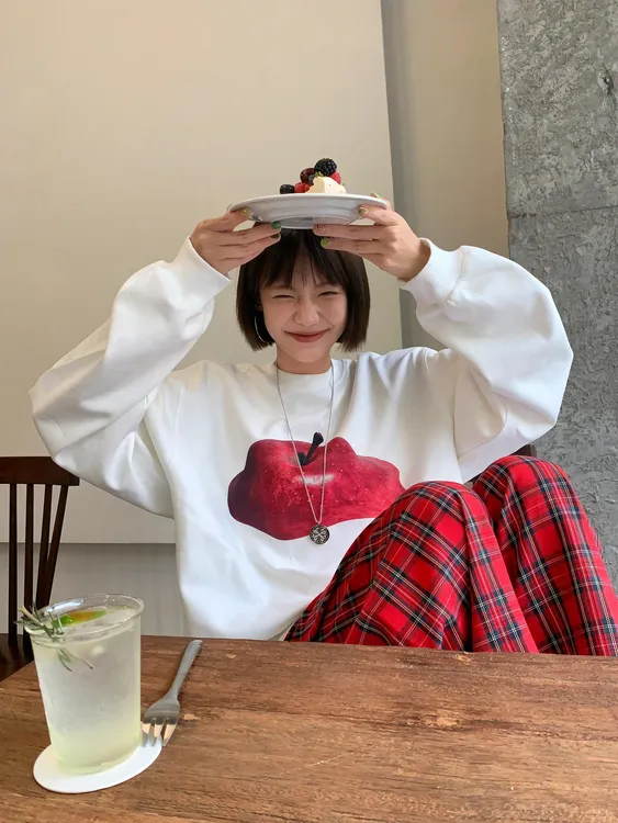 韩系设计感苹果印花卫衣女早秋新款2025纯棉圆领休闲长袖T恤ins
