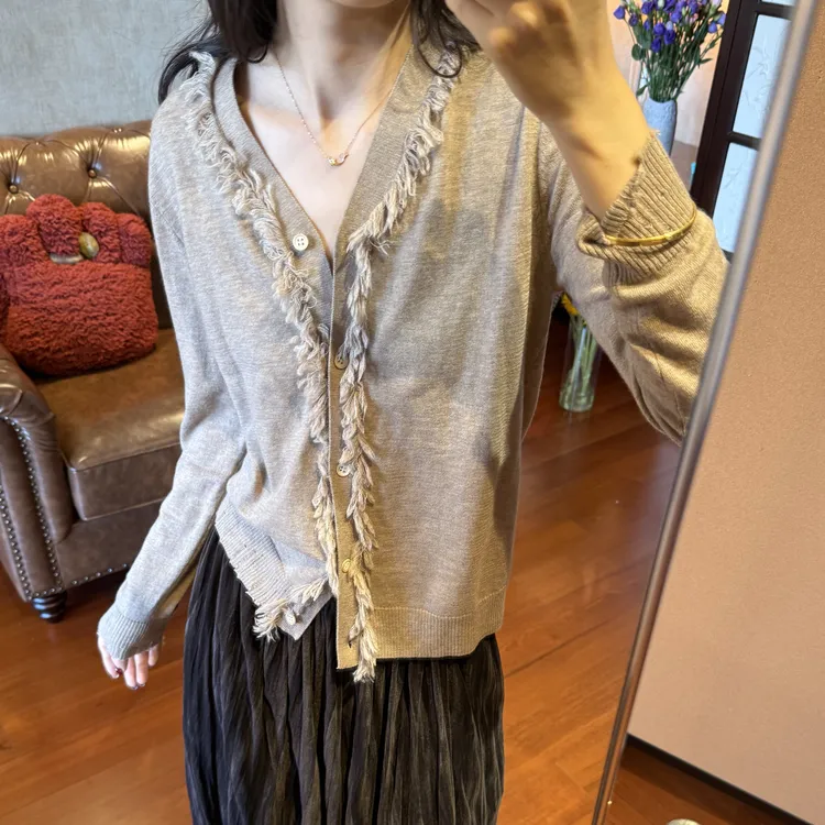 秋季小众新款百搭流苏战损气质羊毛软糯毛织长袖开衫