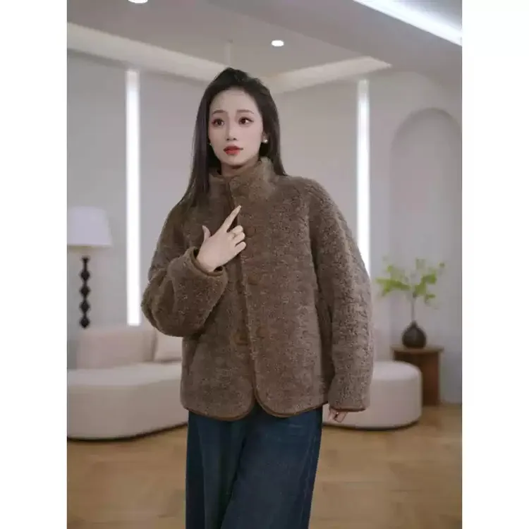 两面穿羊羔毛一体外套女短款小个子宽松秋冬新款