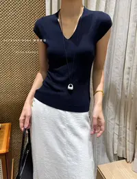 格调美美1090赫本黑色v领修身显瘦内搭针织小飞袖上衣