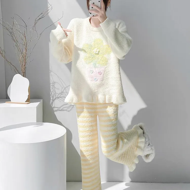 新冬季新款甜美花朵奶呼呼舒适保暖柔软半边绒睡衣家居服套装