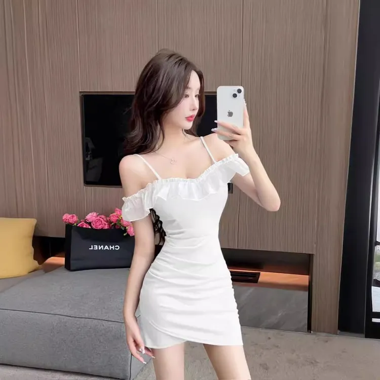 时尚气质性感荷叶边露肩吊带连衣裙夜店女装修身显瘦褶皱包臀短裙