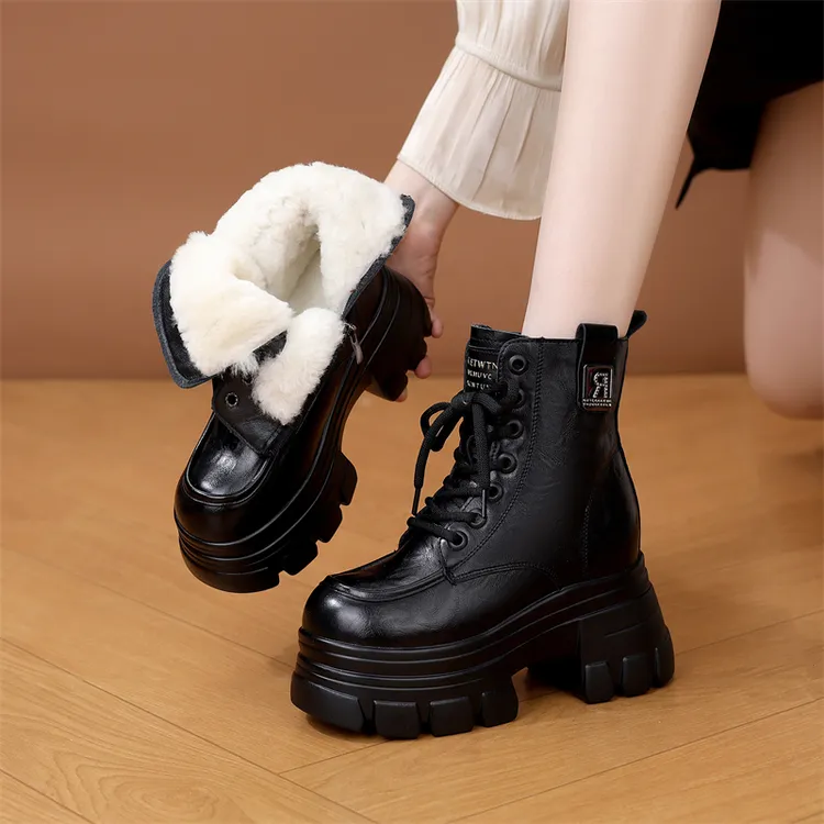 真皮毛一体马丁靴女2025冬季新款复古时尚小个子厚底内增高羊毛靴