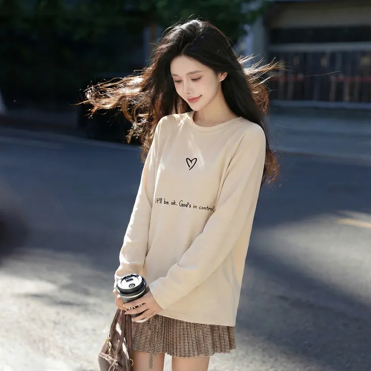 FANRUI/泛芮 「云织浅梦」字母印烫简约百搭圆领加厚冬款卫衣B19674