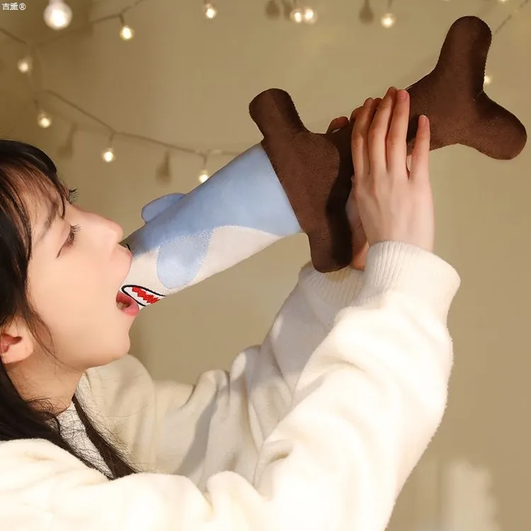 大号沙雕鲨剑毛绒玩具鲨臂抱枕搞怪谐音鲨匕bee玩偶生日礼物男生