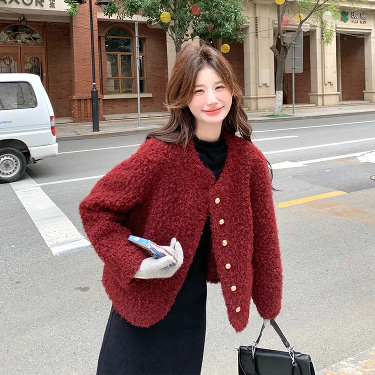 安可拉红羊羔毛外套女冬季2025新款韩系设计感皮毛一体毛绒上衣