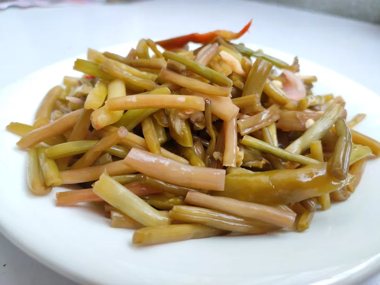 老坛酸辣红薯杆手工腌制泡菜酱菜腌菜咸菜老坛酸菜下饭菜起风了