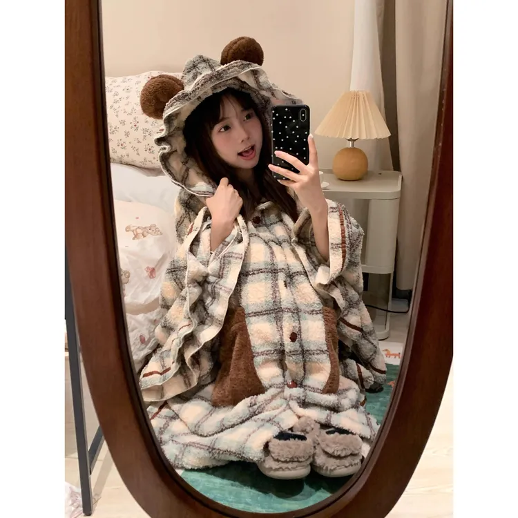 复古格纹连帽可爱花边珊瑚绒斗篷睡袍女款冬季保暖加厚家居服睡裙