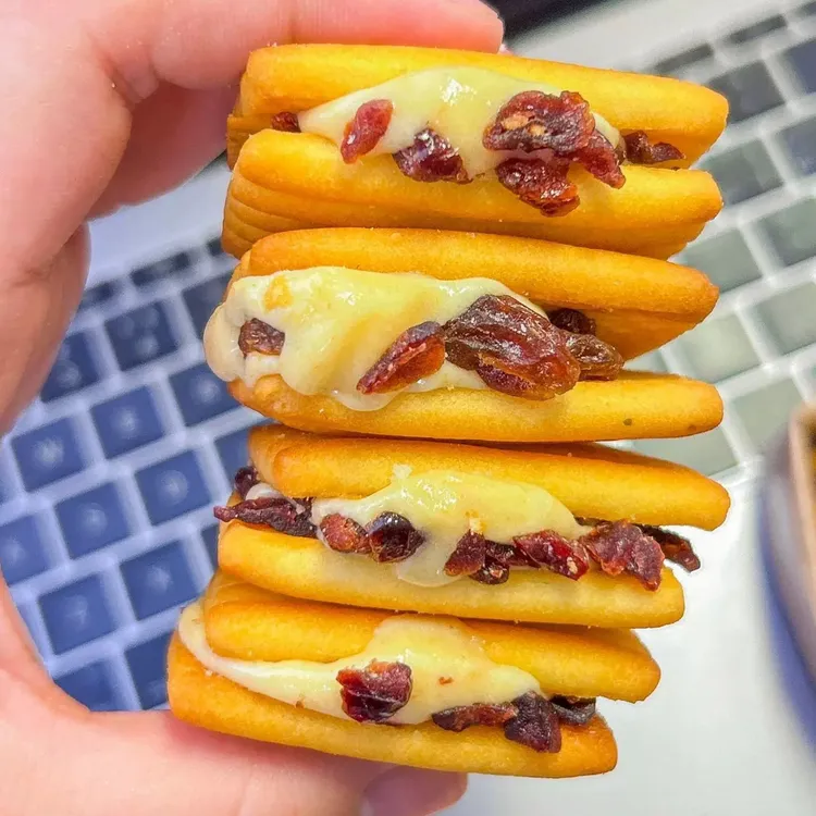 【御心】宿舍零食.啵啵奶酥蔓越莓芒果葡萄牛扎饼夹心圣诞礼物