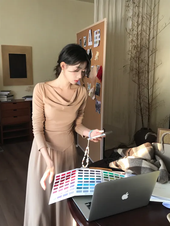 EIA一尧【半熟欧尼】气质知性温柔姐姐荡领上衣+半裙显瘦慵懒感套装