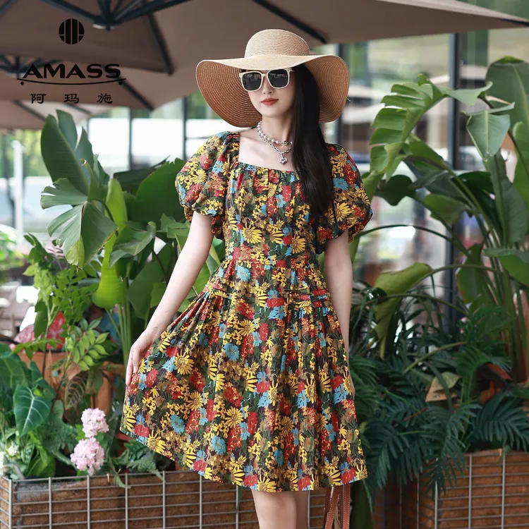 AMASS/阿玛施 2025夏季法式复古显瘦收腰碎花方领连衣裙女5500516