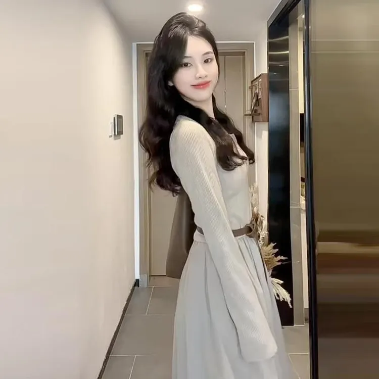 2025新款秋季流行风格法式长袖连衣裙子女装初早秋气质高级感长裙