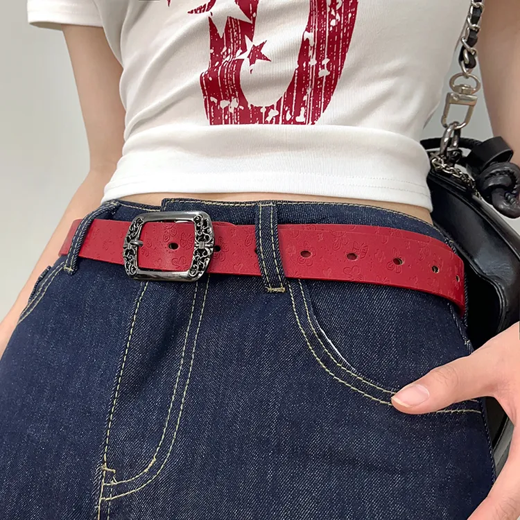 红色高级感腰带女士辣妹2025新款百搭配牛仔裤皮带女款设计感小众