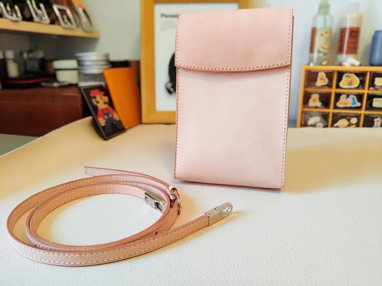 真皮手机包手工头层牛皮小挎包通勤方便包侧袋卡包原色意大利植鞣