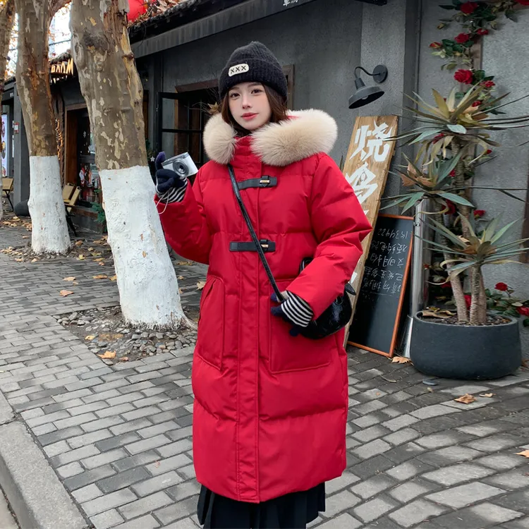 新年红羽绒服女中长款2024冬季新款超显白韩系高级感白鸭绒面包服