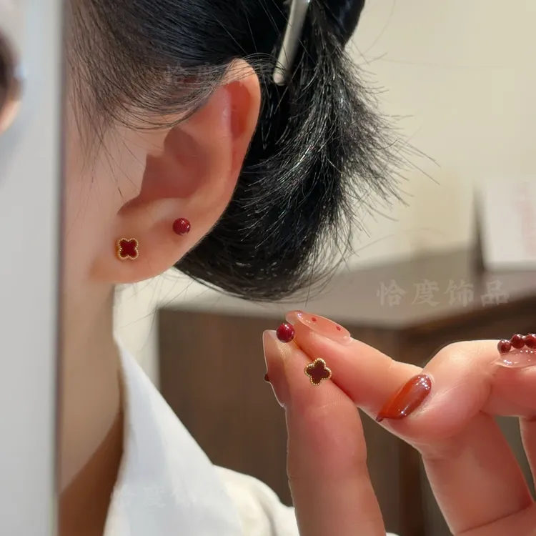 【恰度】红色经典四叶花四件套耳钉