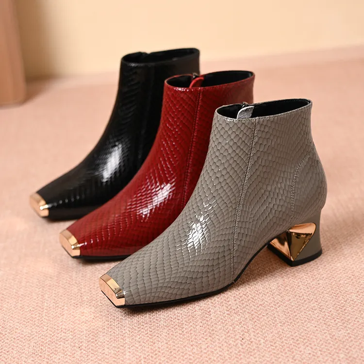 头层牛皮方头秋冬防踢铁包尖粗跟侧拉链时尚气质高跟真皮马丁短靴