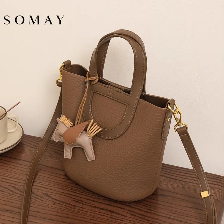 水桶包包女款爆款2025新款百搭气质单肩斜挎包妈妈手提菜篮子女包