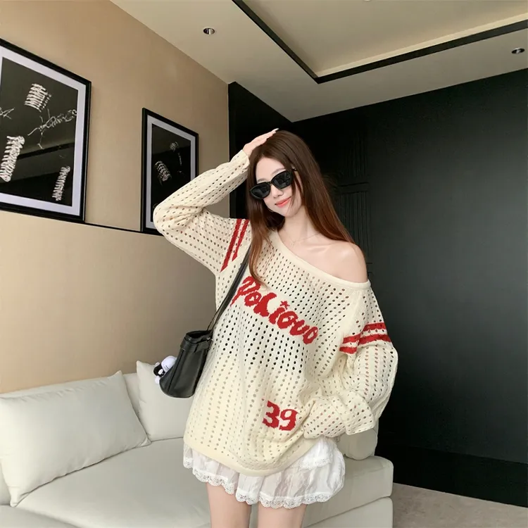 字母露肩针织长袖T恤女2025新款秋季美式复古小众斜肩宽松上衣ins
