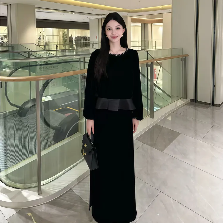 【猫七七同款】2025秋装新款百搭两件套高级显瘦丝绒连衣裙套装女