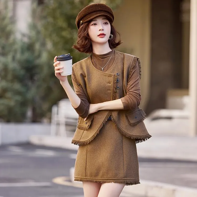 小香风马甲打底长袖套装女2024秋新款时尚气质小个子短裙三件套