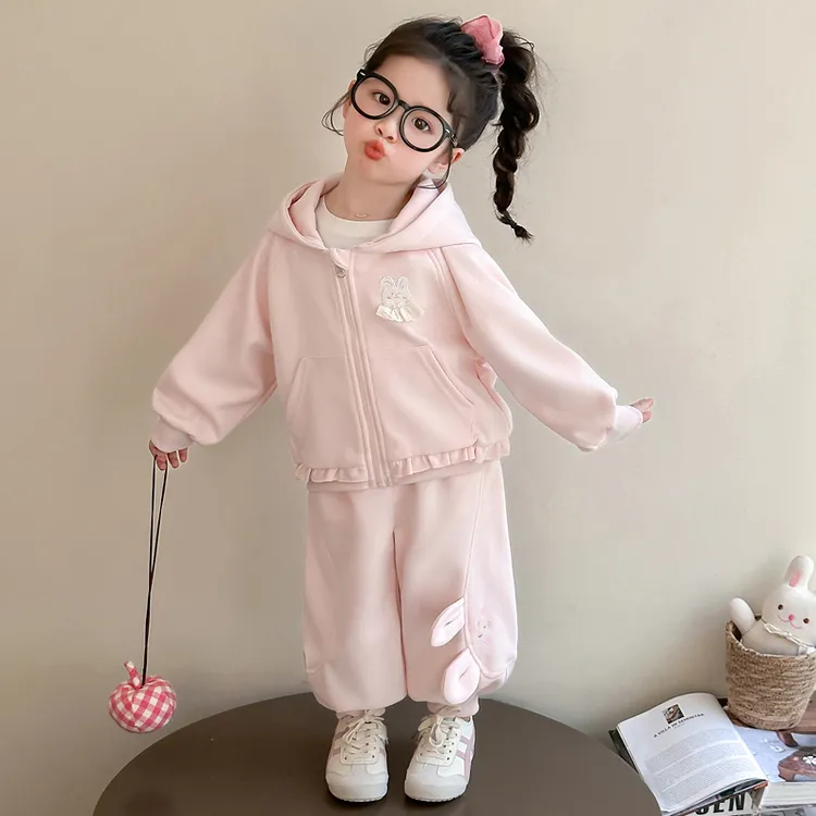 儿童独特洋气宝宝女童装套装甜美风秋季卡通动漫中新款连帽秋装