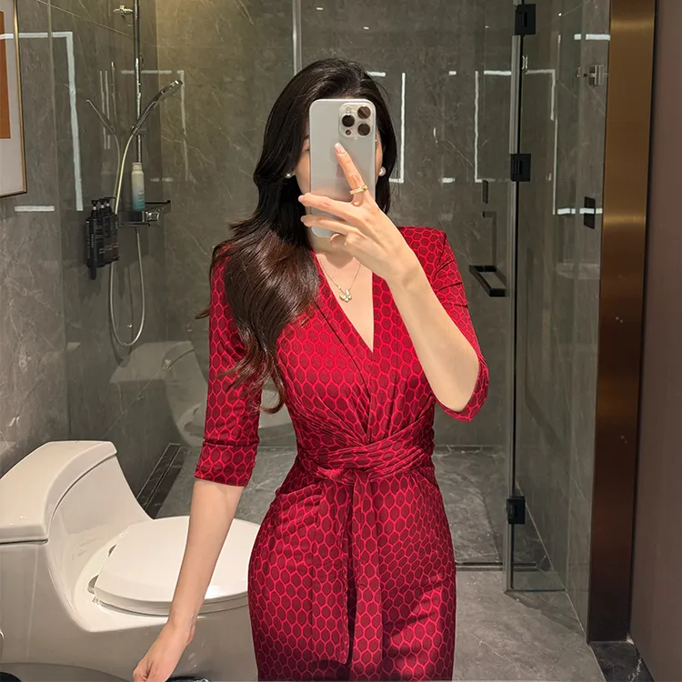 【一眼吸睛】水晶麻纱连衣裙女夏季新款性感V领绑带收腰修身包臀裙