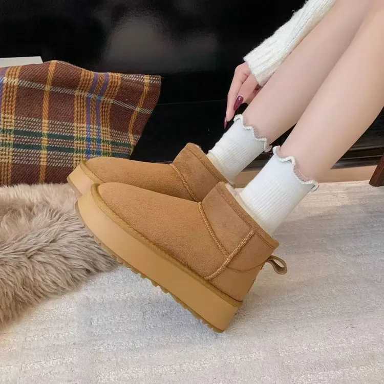 厚底加绒保暖防滑套筒一脚蹬防水防滑雪地靴棉鞋冬季时尚